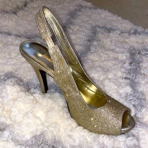 LULU TOWNSEND - Sparkly Peep Toe Slingback Heels, Gold, Size 8.5 US